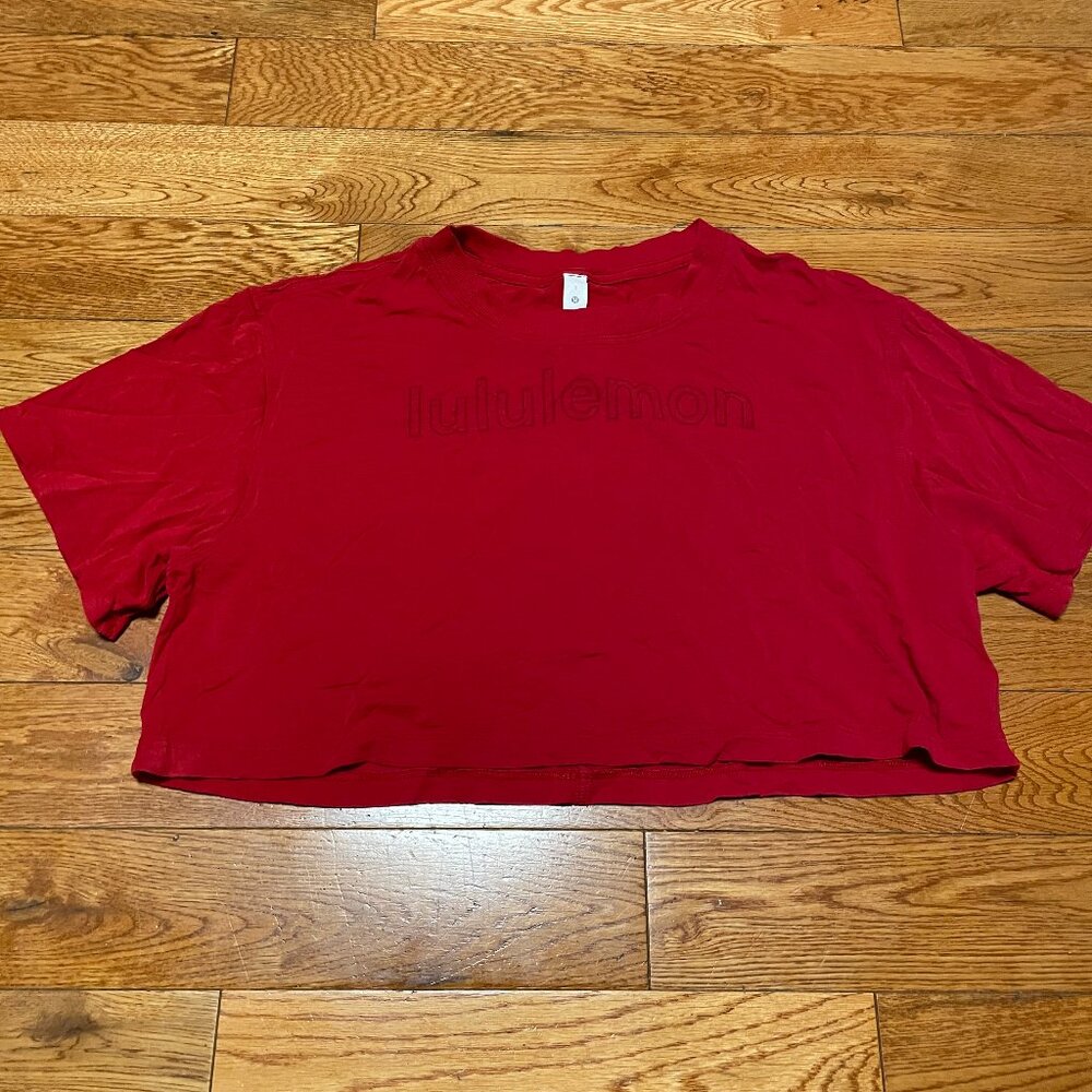 EUC Lululemon All Yours Cropped Short Sleeve T-Shirt Dark Red Graphic Size 6